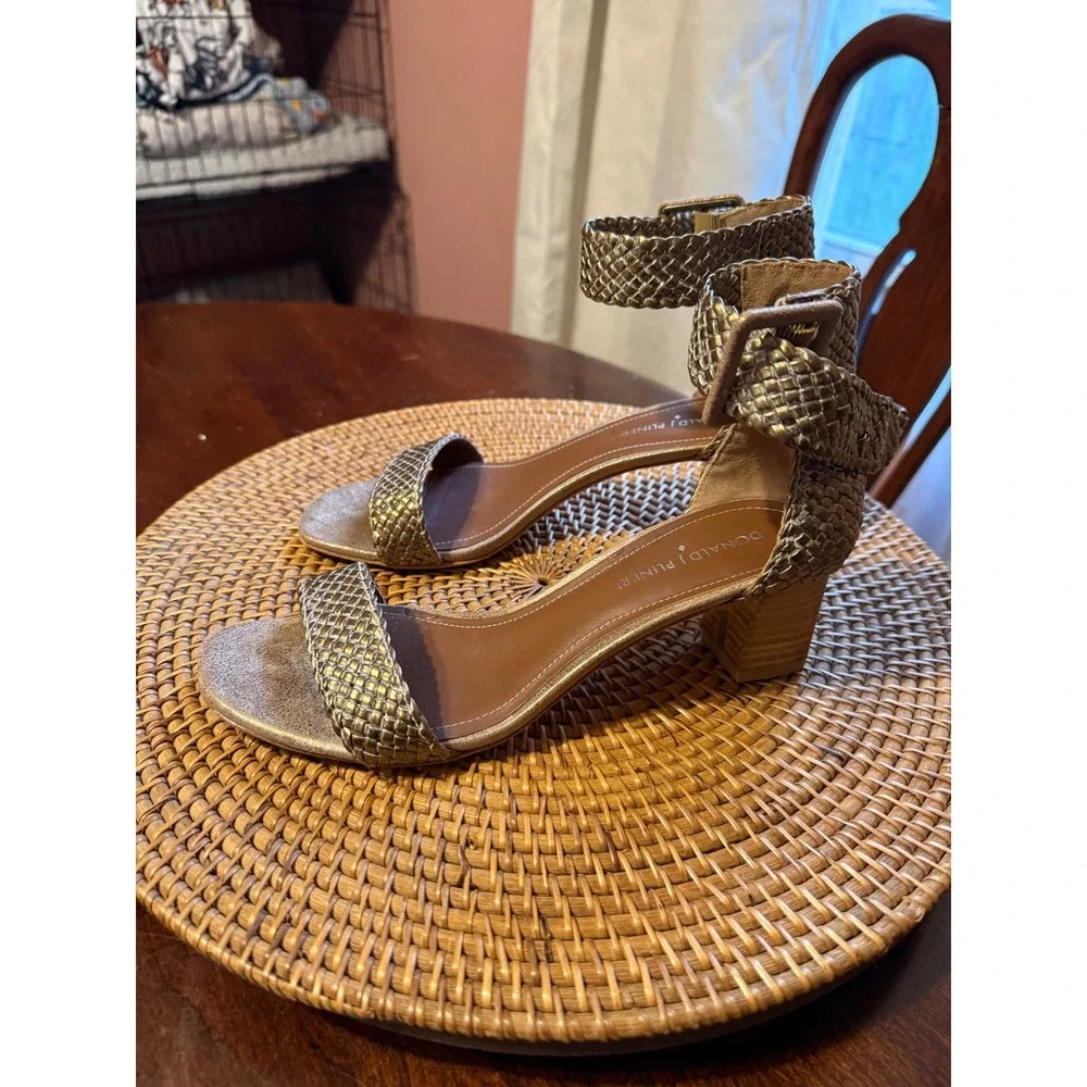 Donald J Pliner Gold Woven Ankle Strap Block Heel Sandals Womens 7M Italy